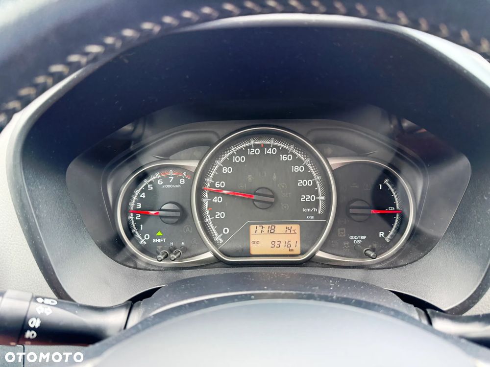 Toyota Yaris 1.33 Premium - 5