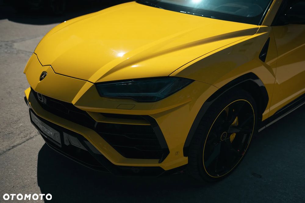 Lamborghini Urus Standard - 4