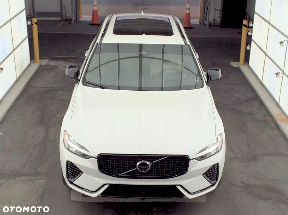 Volvo XC 60 T8 AWD Plug-In Hybrid R-Design - 8