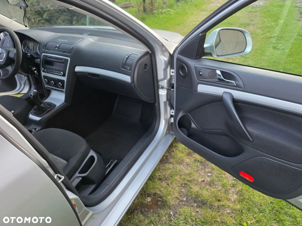 Skoda Octavia 1.6 TDI Ambiente - 2