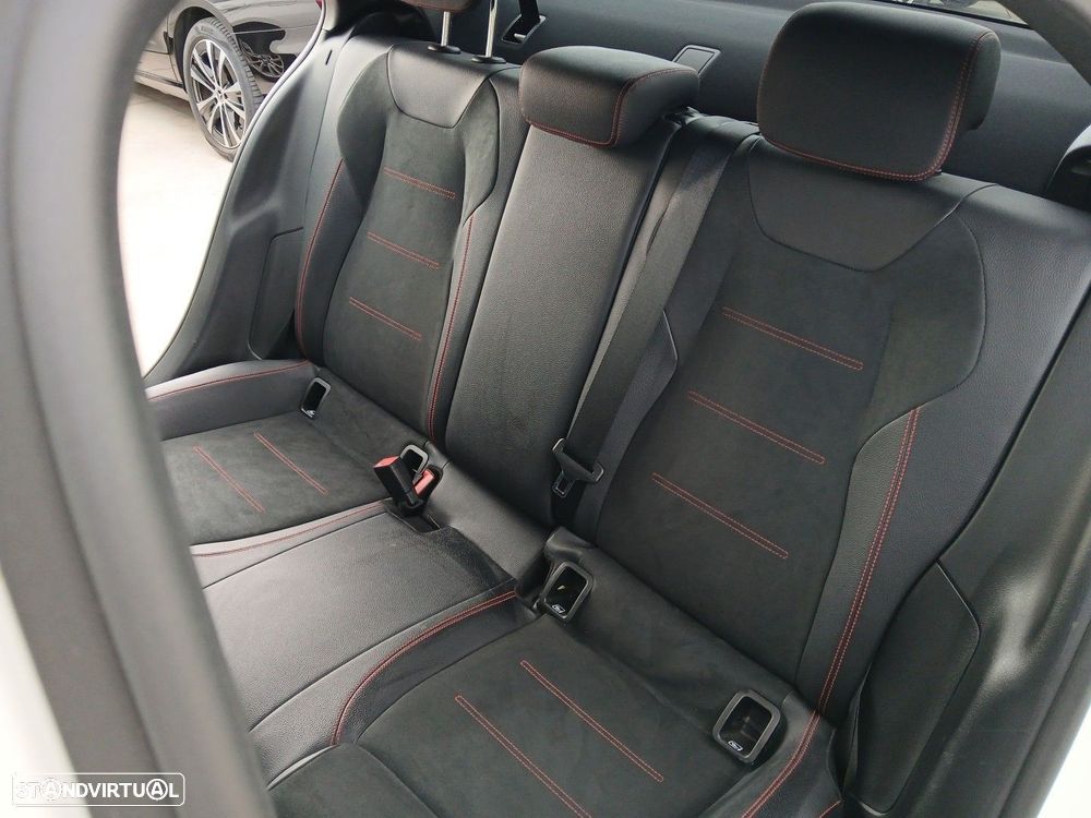 Mercedes-Benz A 250 e 8G-DCT AMG Line - 11
