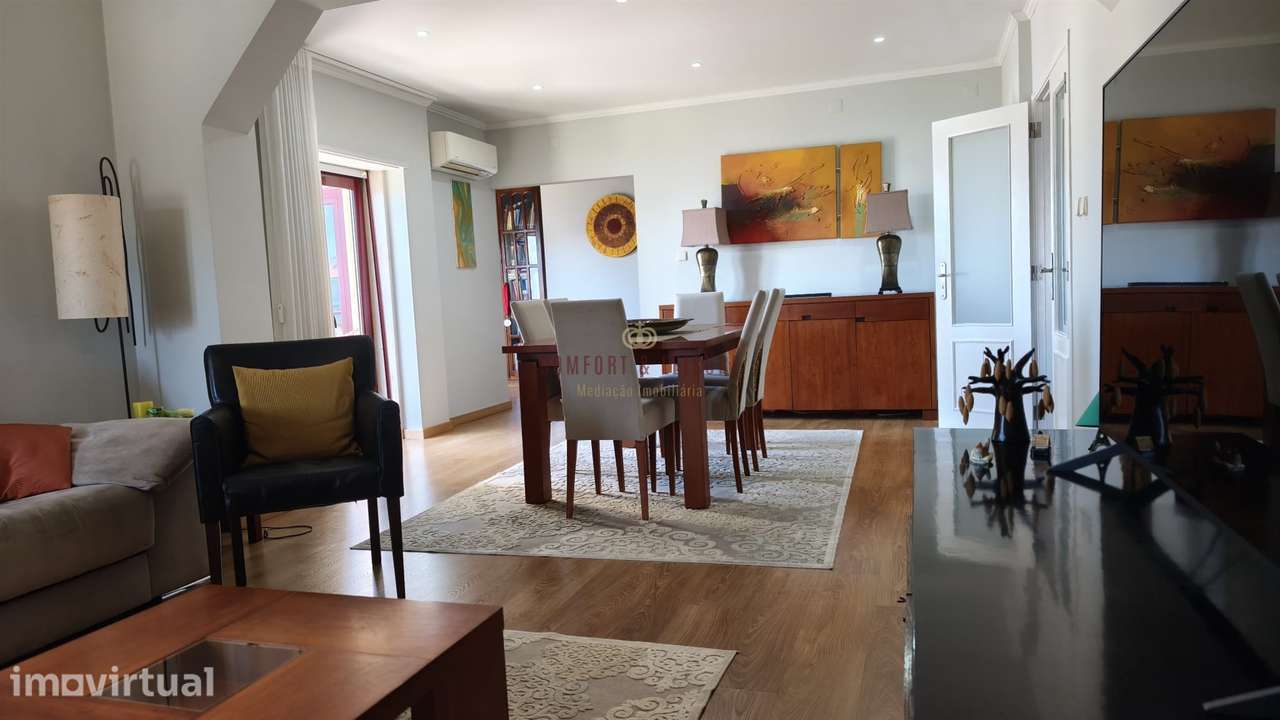 Apartamento com 4 quartos, 2 wc, parqueamento e arrecadação na Ramada, - Grande imagem: 4/43