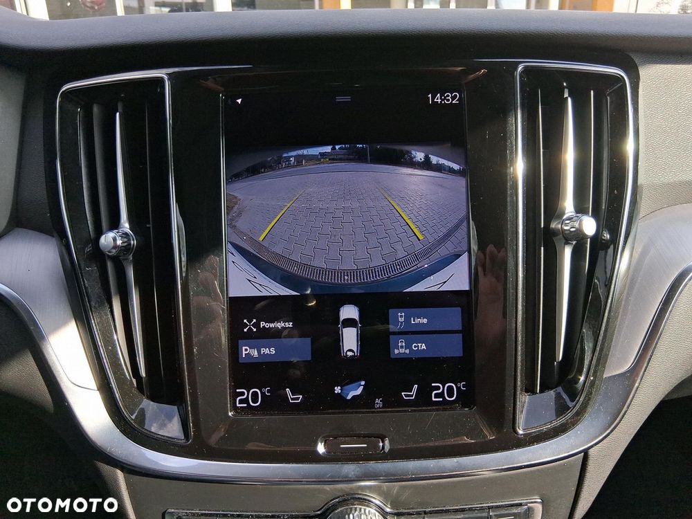 Volvo V60 Cross Country - 24