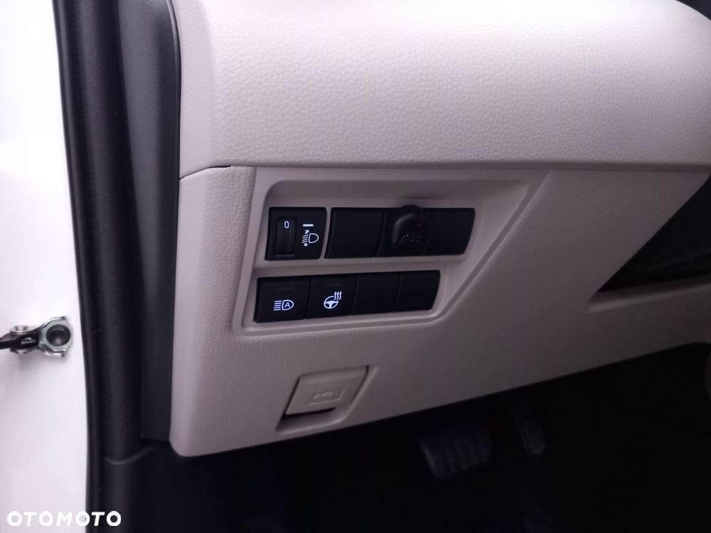 Toyota Yaris Hybrid 1.5 Executive - 24