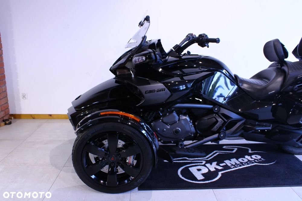 Can-Am Spyder - 9