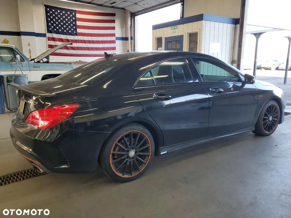 Mercedes-Benz CLA 250 7G-DCT AMG Line - 4