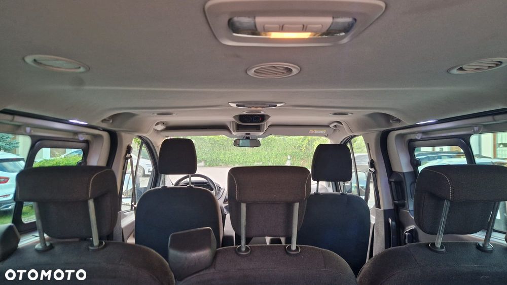 Ford Tourneo Custom - 16