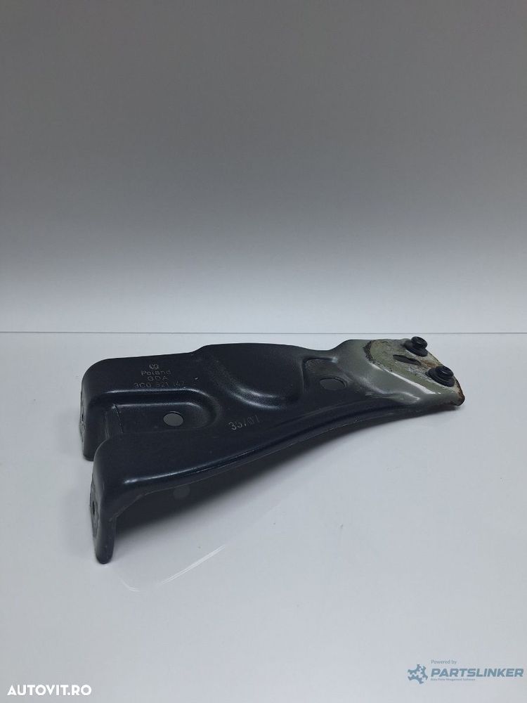 Suport aripa dreapta fata VOLKSWAGEN PASSAT Variant 3C5 2005 - 2011 LC5F 3C0821142 - 3