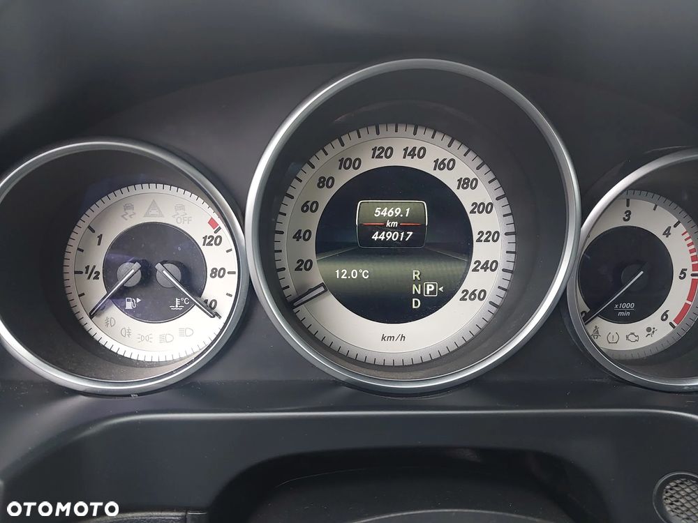 Mercedes-Benz Klasa E 250 BlueTEC 4-Matic Classic - 6