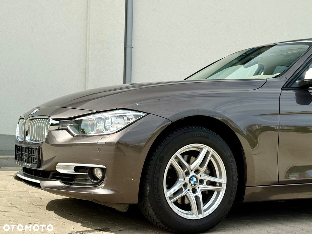 BMW Seria 3 320i Modern Line - 9