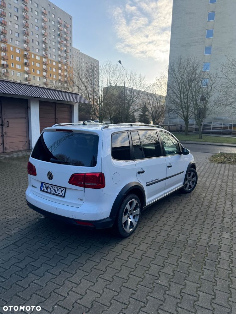 Volkswagen Touran - 9