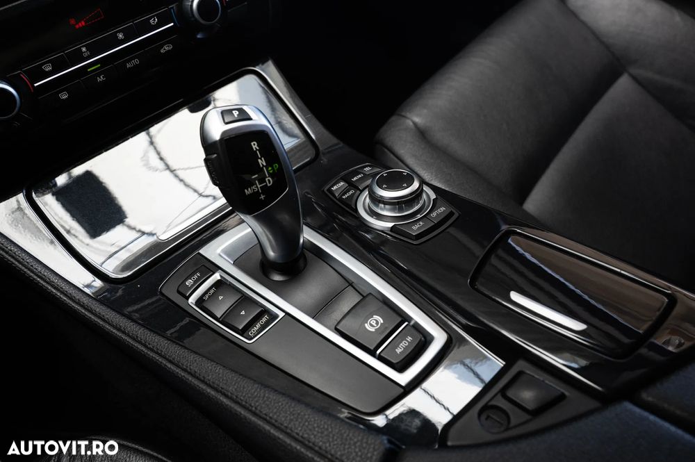 BMW Seria 5 520d Aut. - 14