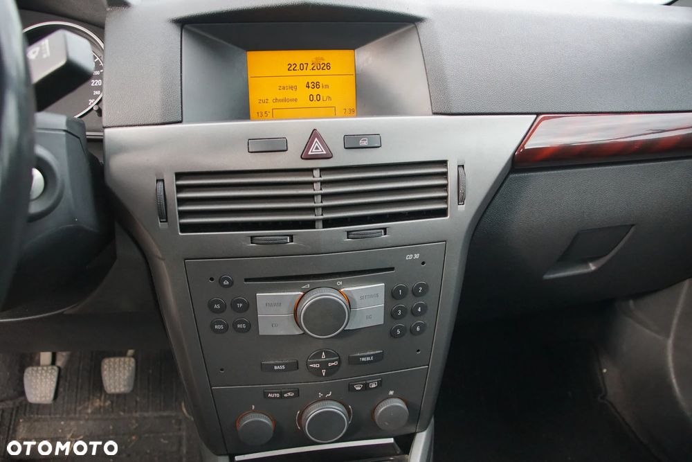 Auto na części - Opel Astra III H 1.6 105 KM Z16XEP F17 Z167 2004R Silnik Skrzynia Drzwi Maska Błotnik Zderzak Klapa Lampa Lusterko Klamka Szyba Deska Kokpit Sterownik Moduł Czujnik Licznik Wyświetlacz Panel Kierownica - 14