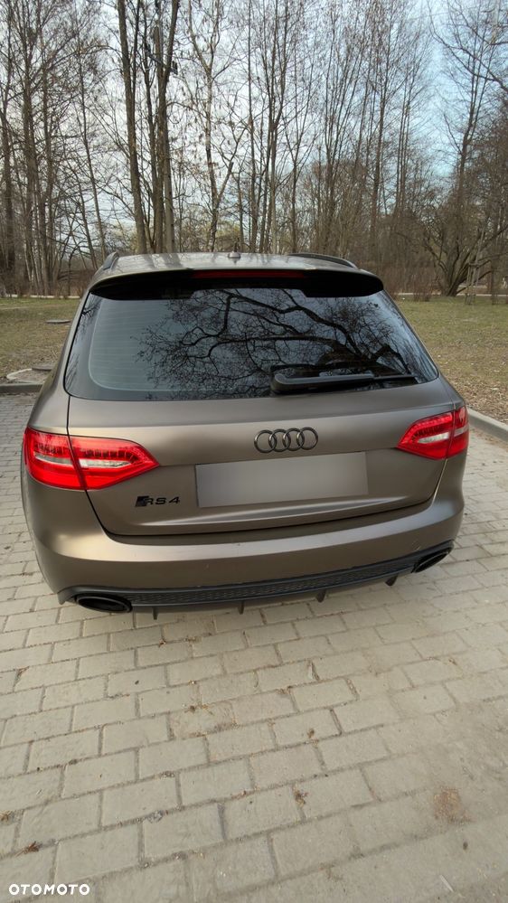 Audi RS4 Avant - 33