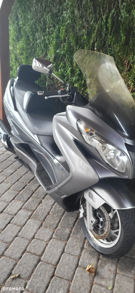 Suzuki Burgman - 8