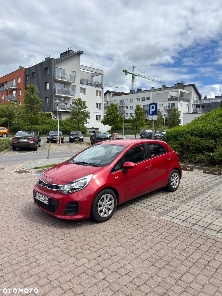 Kia Rio 1.2 L - 4