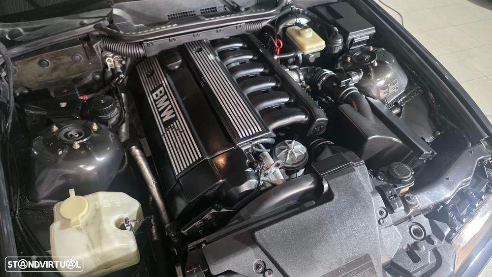 BMW 320 i Coupé M Sport - 16