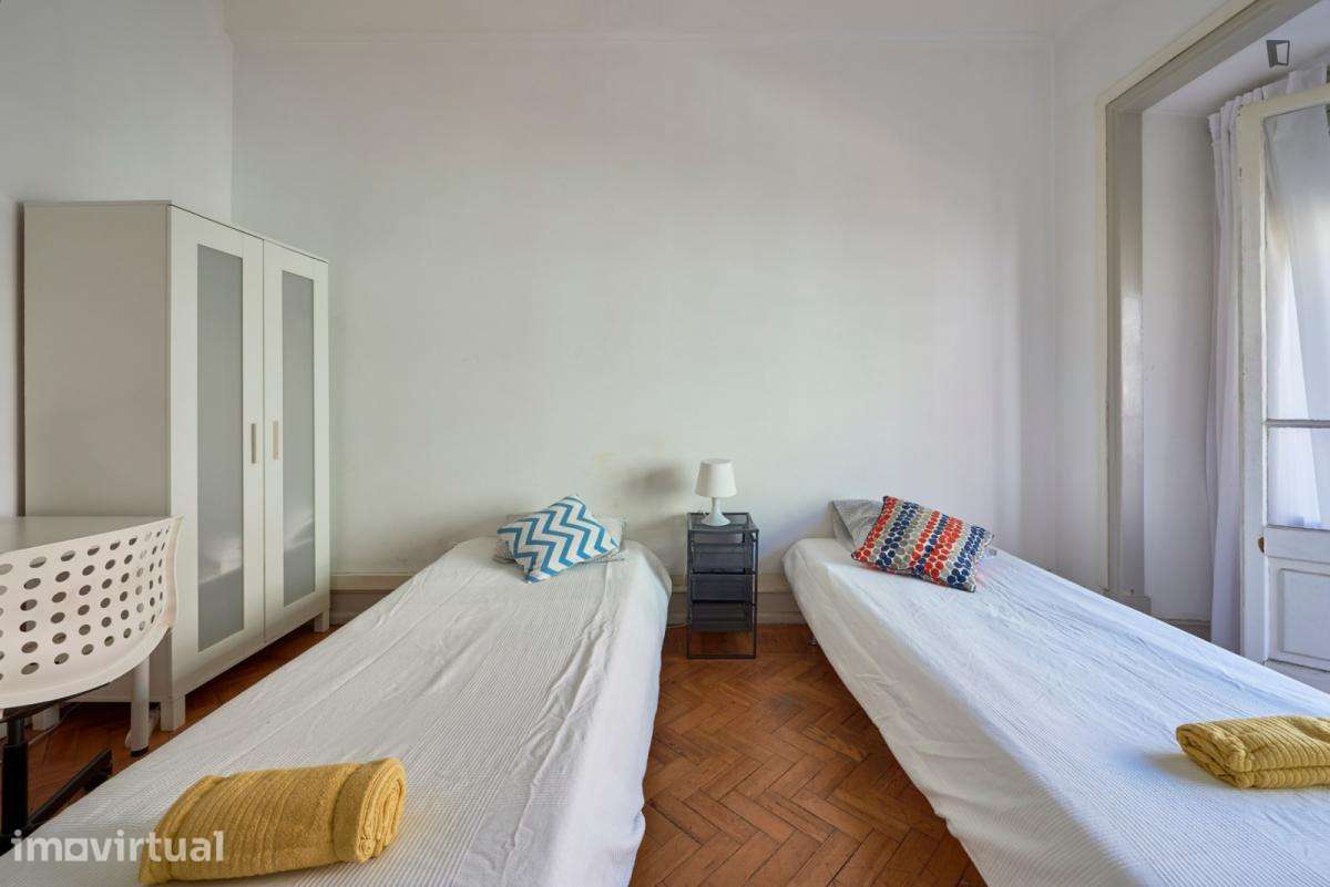 Quarto - localizado em Alameda Lisbon - Grande imagem: 3/27