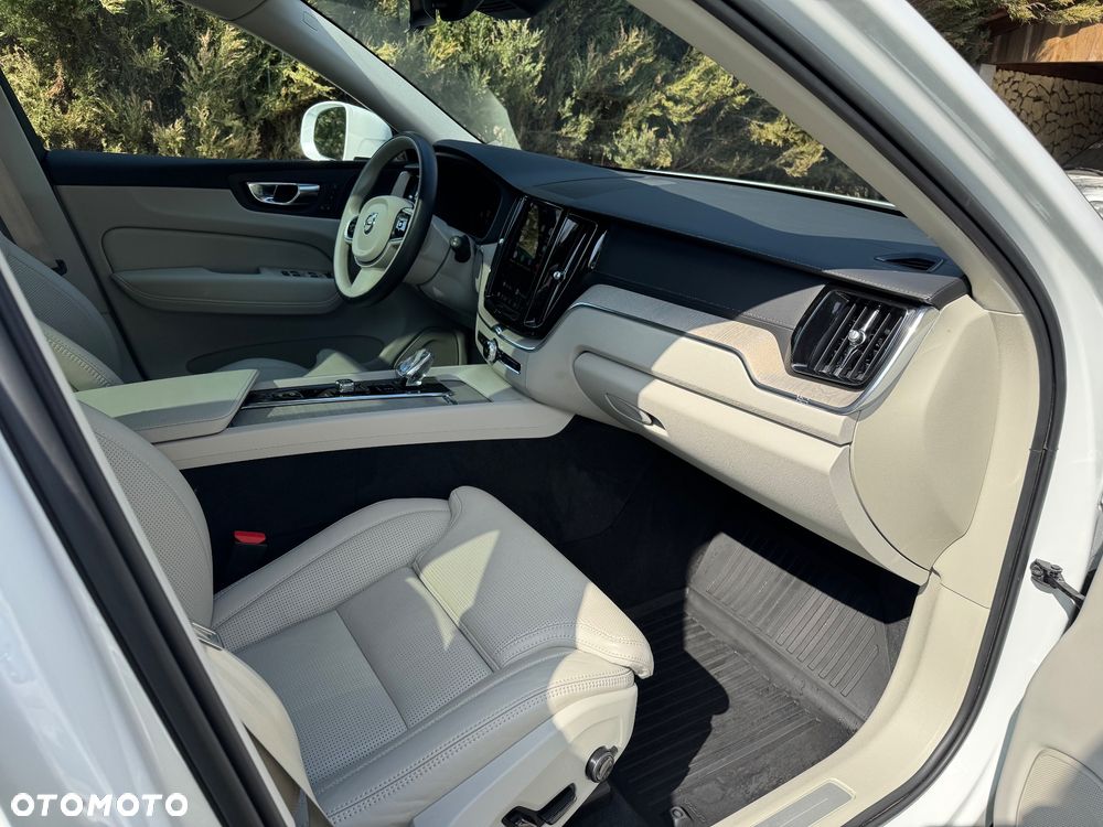 Volvo XC 60 T8 Plug-In Hybrid AWD Inscription - 10