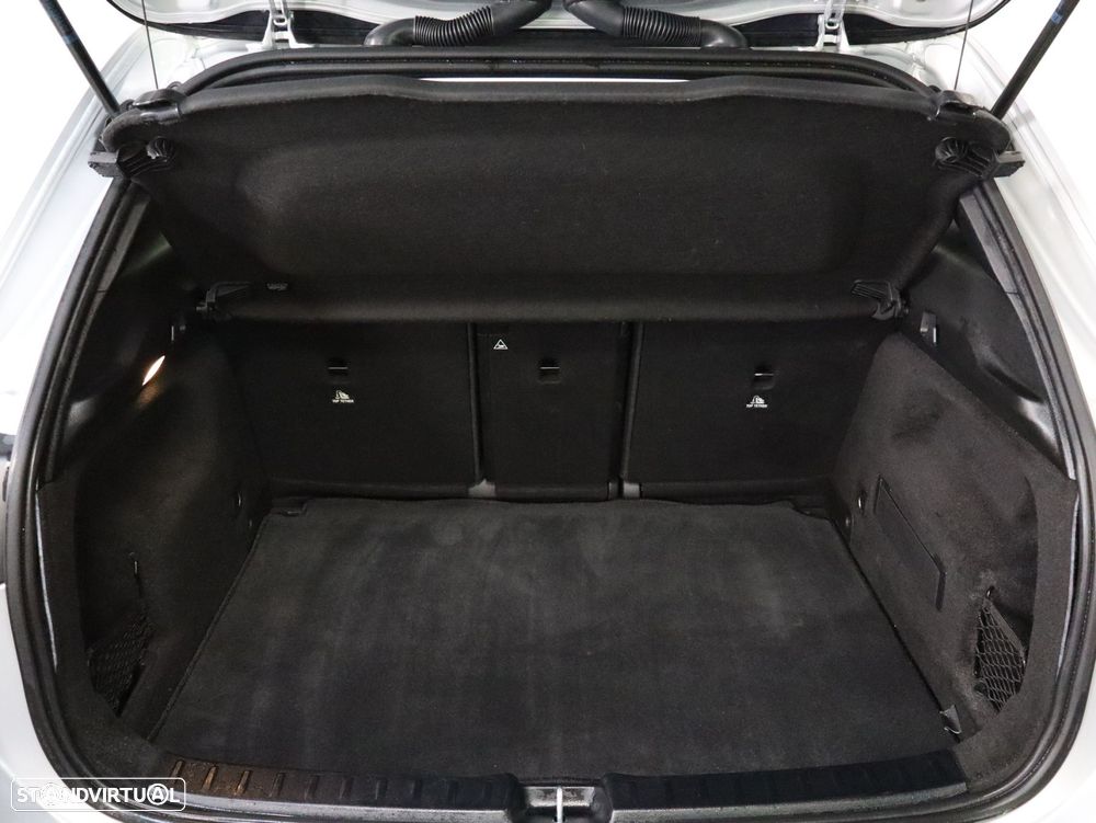 Mercedes-Benz GLA 250 e AMG Line - 31