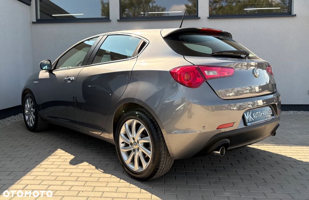 Alfa Romeo Giulietta 2.0 JTDM 16V - 4