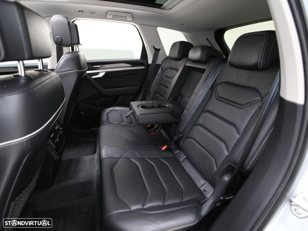 VW Touareg 3.0 TDI V6 Elegance - 12
