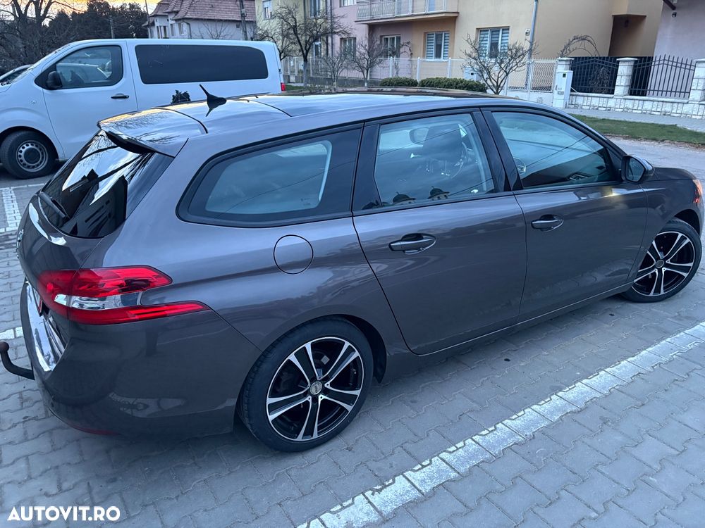 Peugeot 308 1.2 L PureTech Turbo Allure - 11