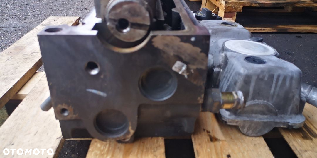 Głowica pokrywa smok wał korbowy Ford 1.8 tdci - 5