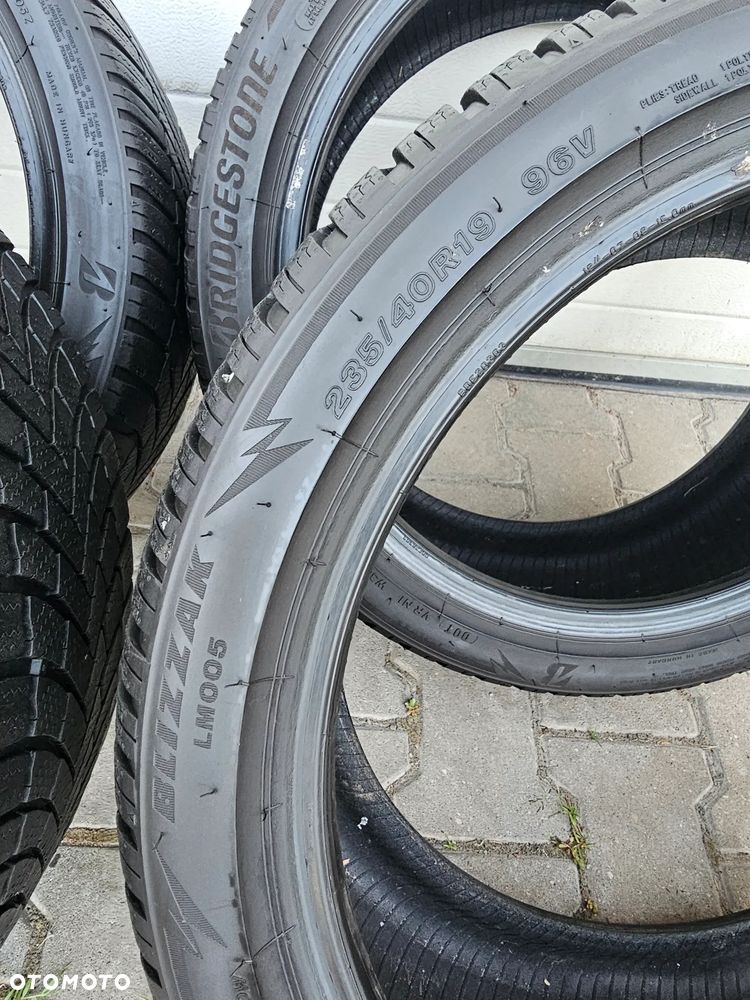 (K2) 235/40R19 96V 5,5mm 21r / Bridgestone Blizzak LM005 - 14