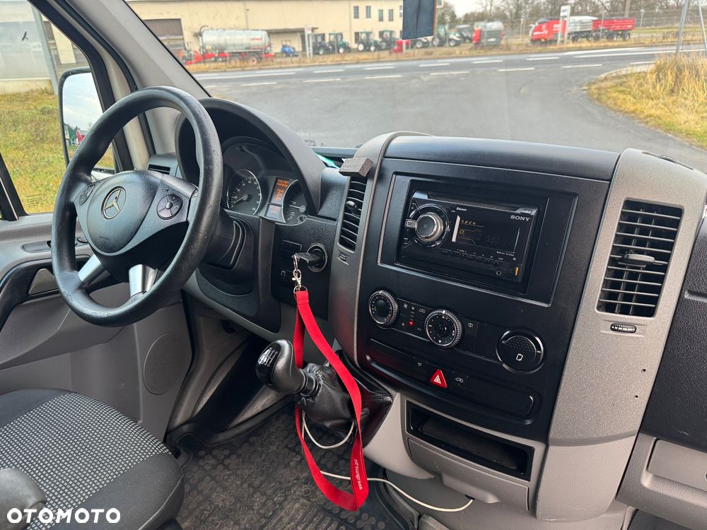Mercedes-Benz Sprinter - 15
