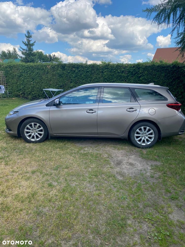 Toyota Auris 1.4 D-4D Comfort - 2