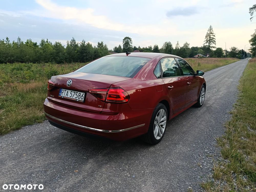 Volkswagen Passat 2.0 TSI Business DSG - 7