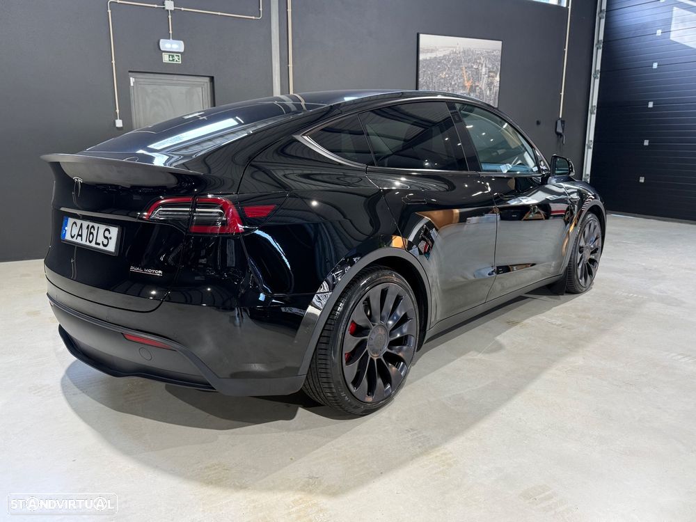 Tesla Model Y Performance Dual Motor AWD - 10