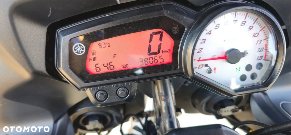 Yamaha FZ8 - 17
