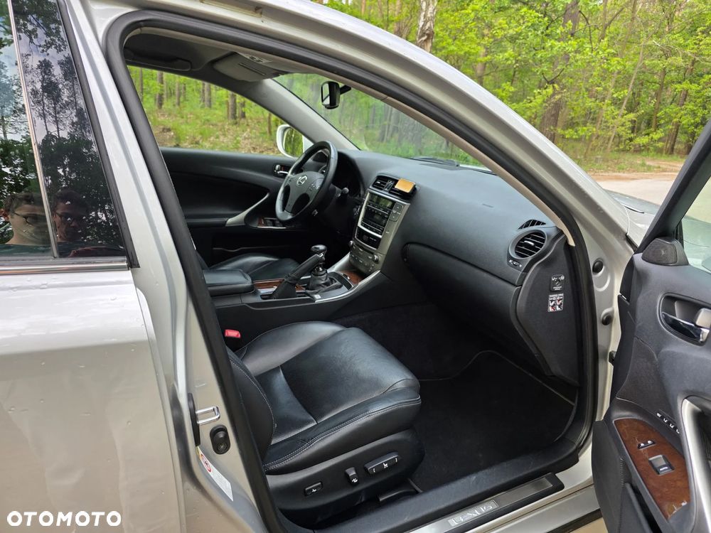 Lexus IS 220 D Comfort - 28