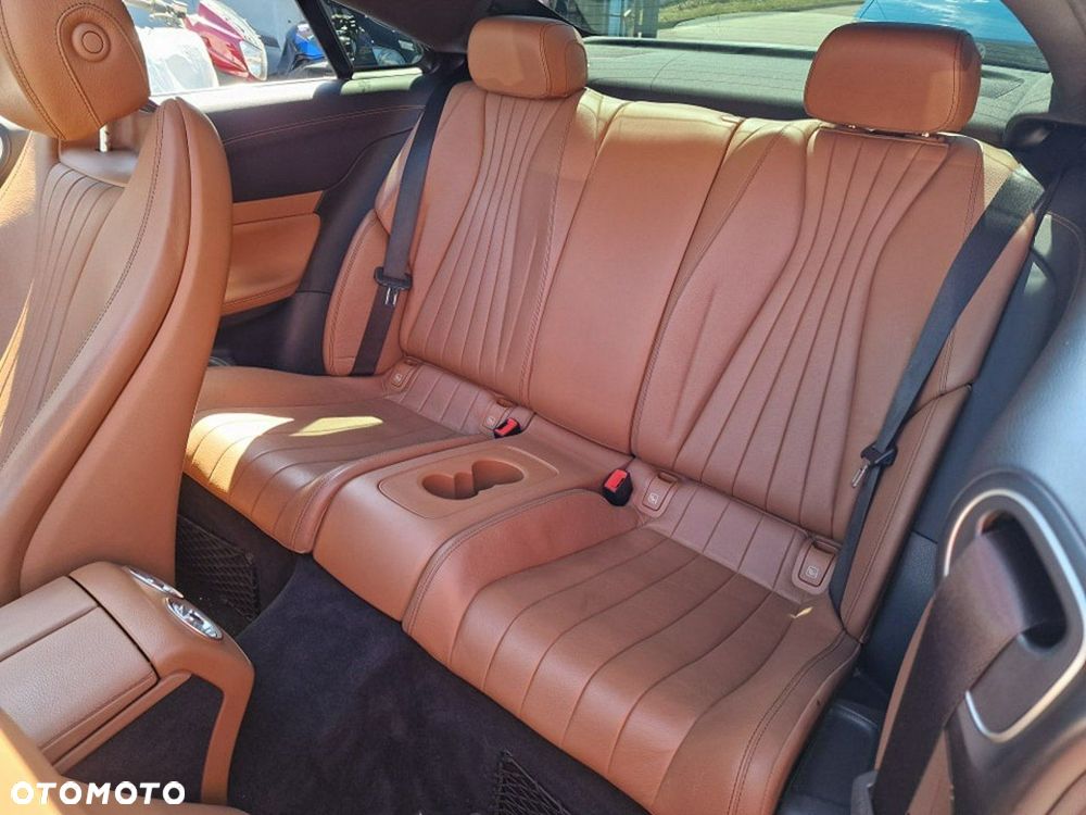 Mercedes-Benz Klasa E - 32