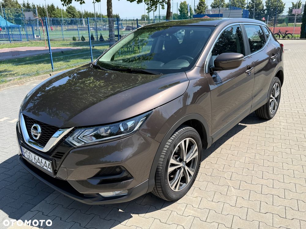 Nissan Qashqai 1.3 DIG-T N-Connecta - 1