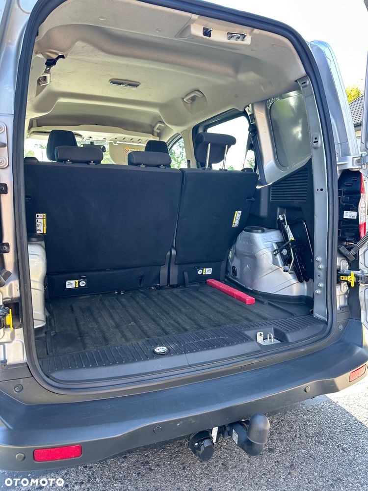 Ford Courier - 14