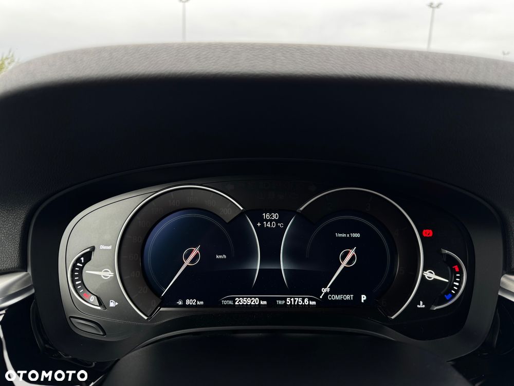 BMW Seria 5 520d Sport Line - 16