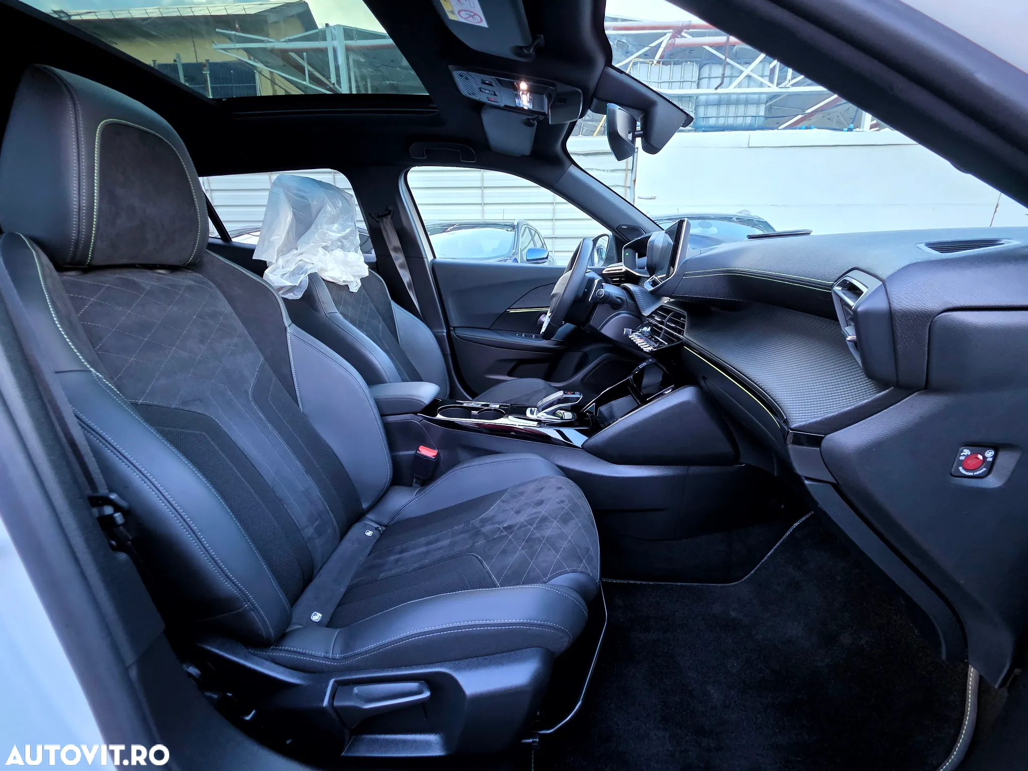 Peugeot 2008 PureTech 155 EAT8 GT Pack - 16