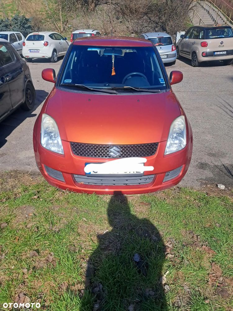 Suzuki Swift - 1