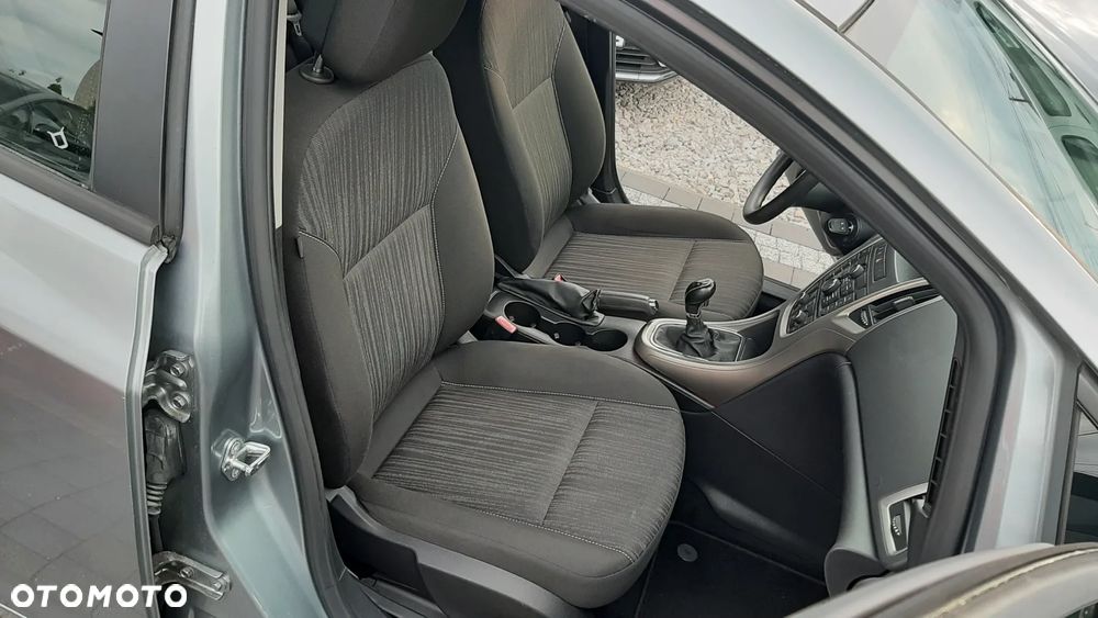 Opel Astra 1.6 Design Edition - 14