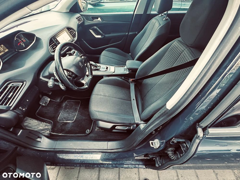Peugeot 308 BlueHDi 130 EAT6 Stop & Start Allure - 20