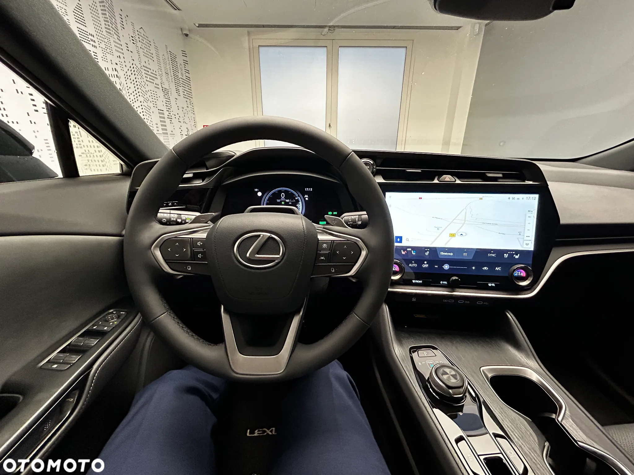 Lexus RZ - 14
