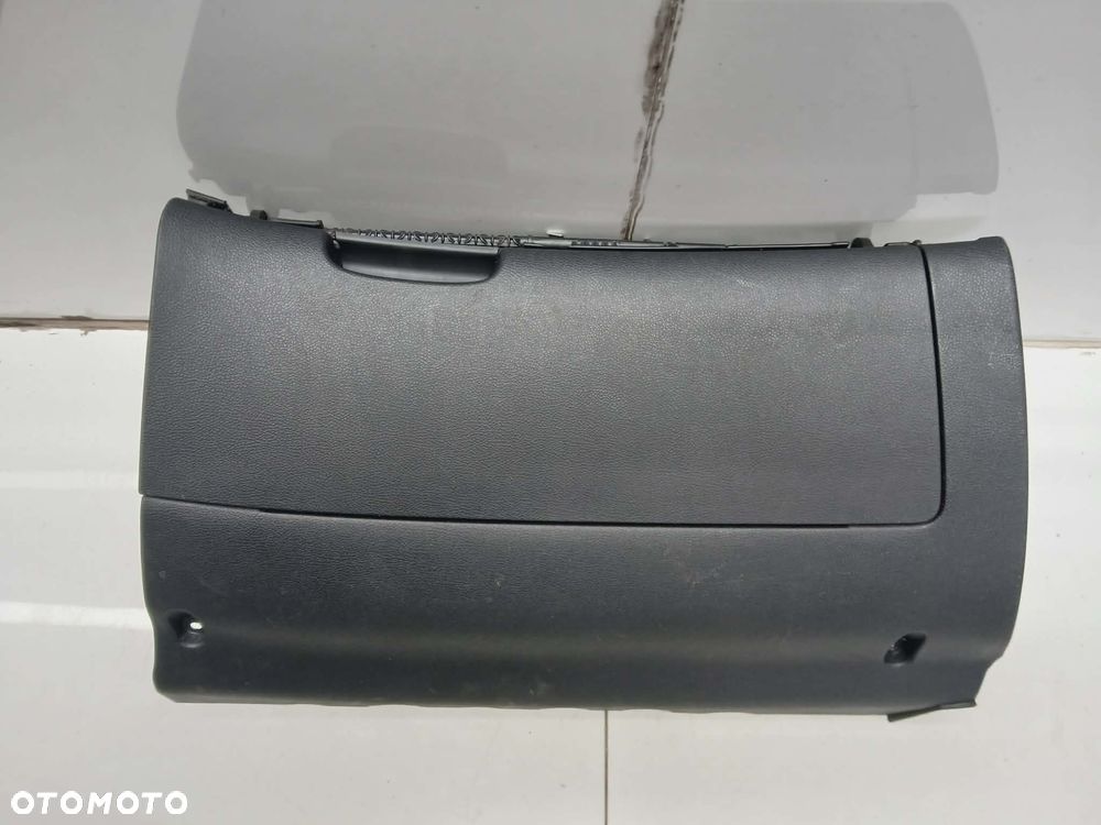 SCHOWEK PASAŻERA PRAWY SKODA OCTAVIA 2 II - 2