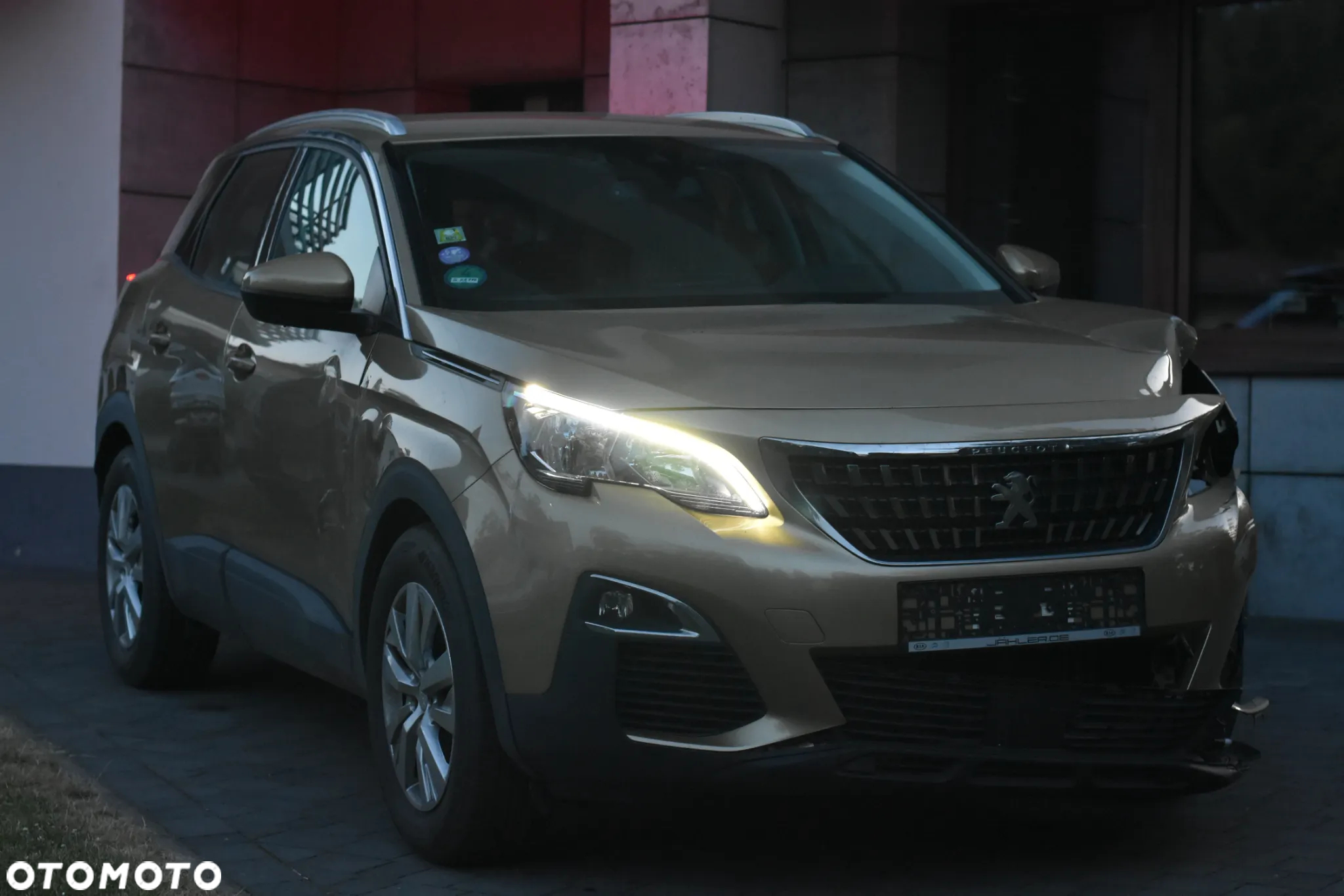 Peugeot 3008 1.2 PureTech GPF Allure S&S - 10