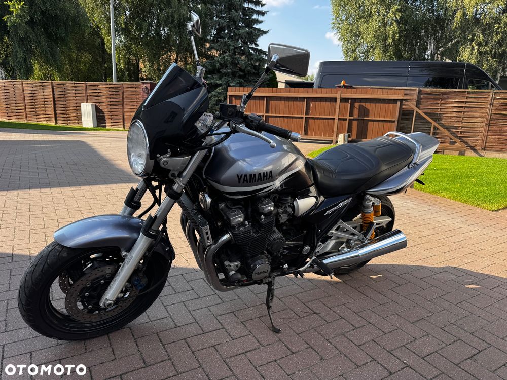 Yamaha XJR - 2
