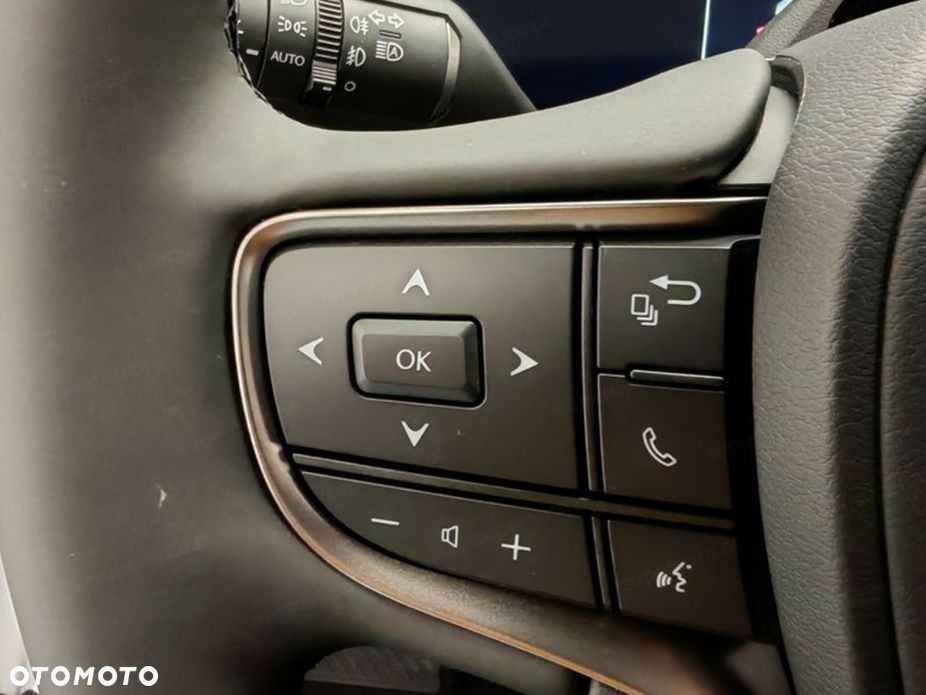 Lexus UX - 10