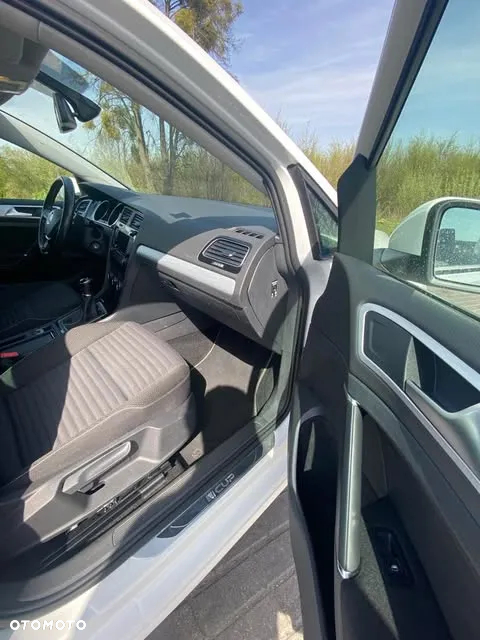 Volkswagen Golf - 13