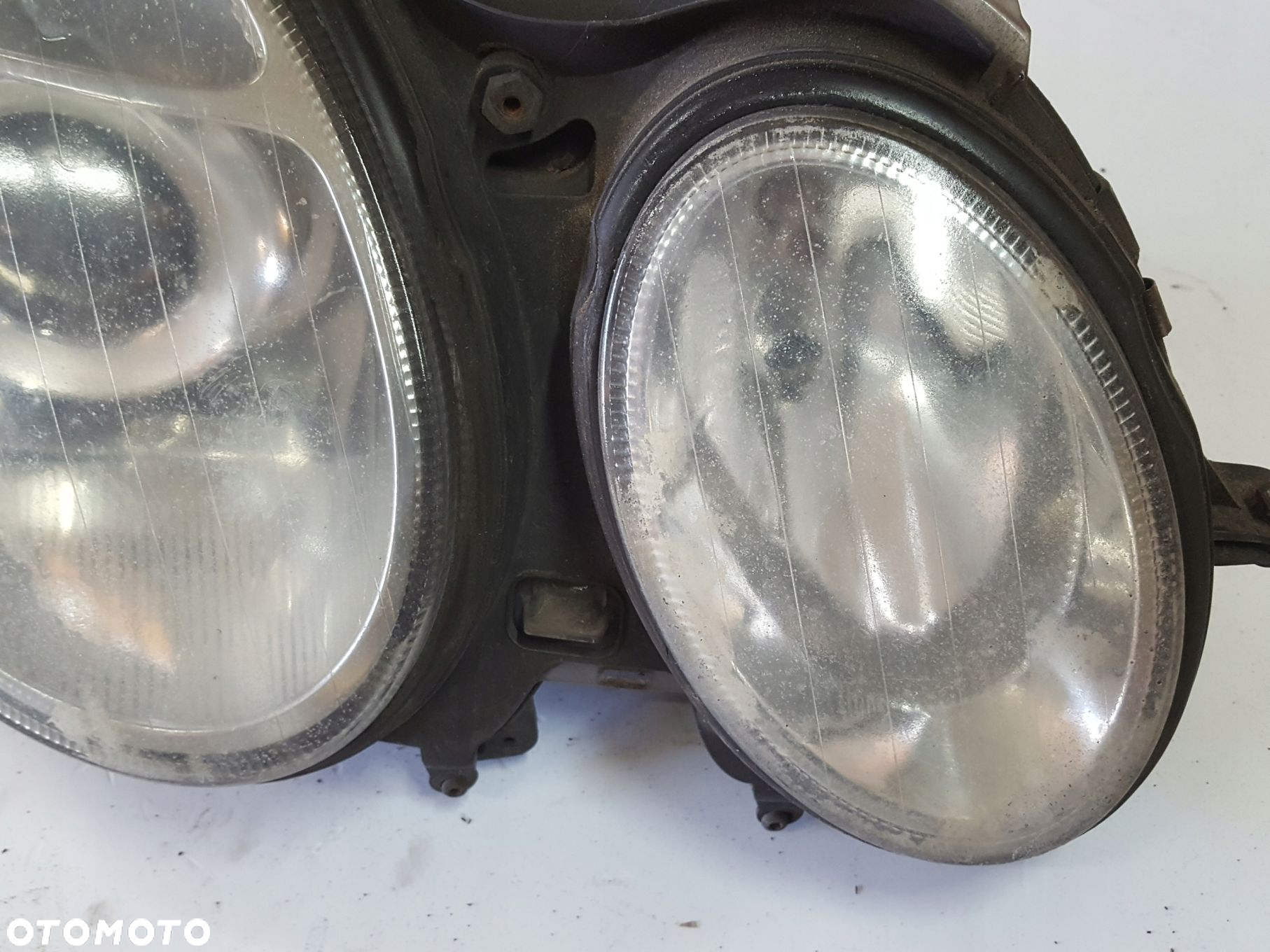 MERCEDES E W211 LAMPA XENON PRAWA PRZÓD ANGLIK - 3
